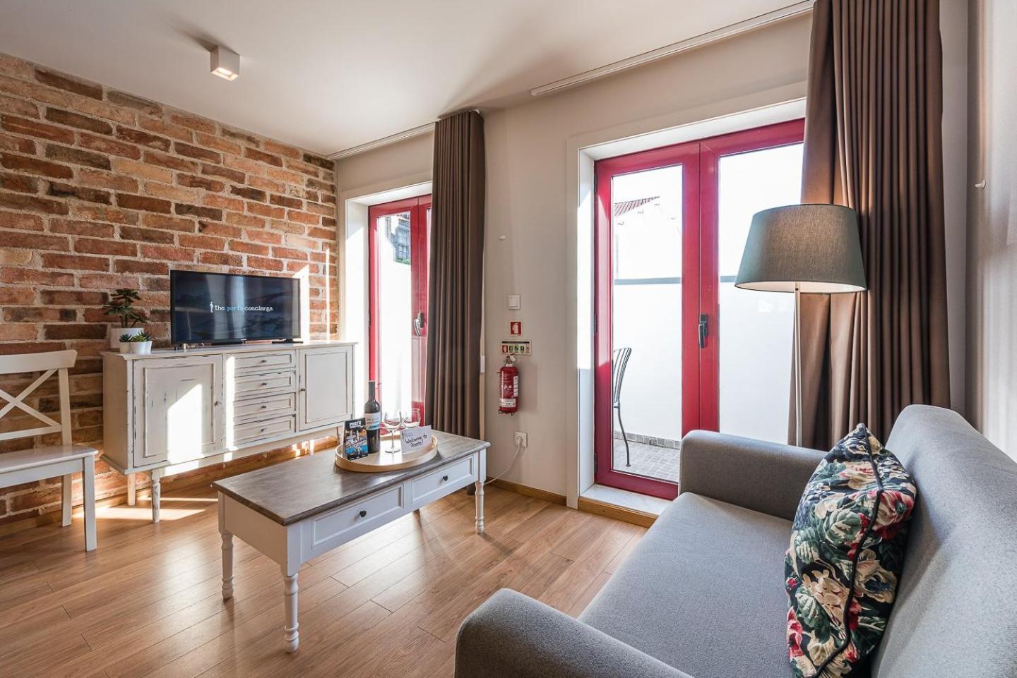 Guestready - Crayon Walls Apts Porto Kültér fotó